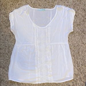 Maurices white middle Aztec print shirt